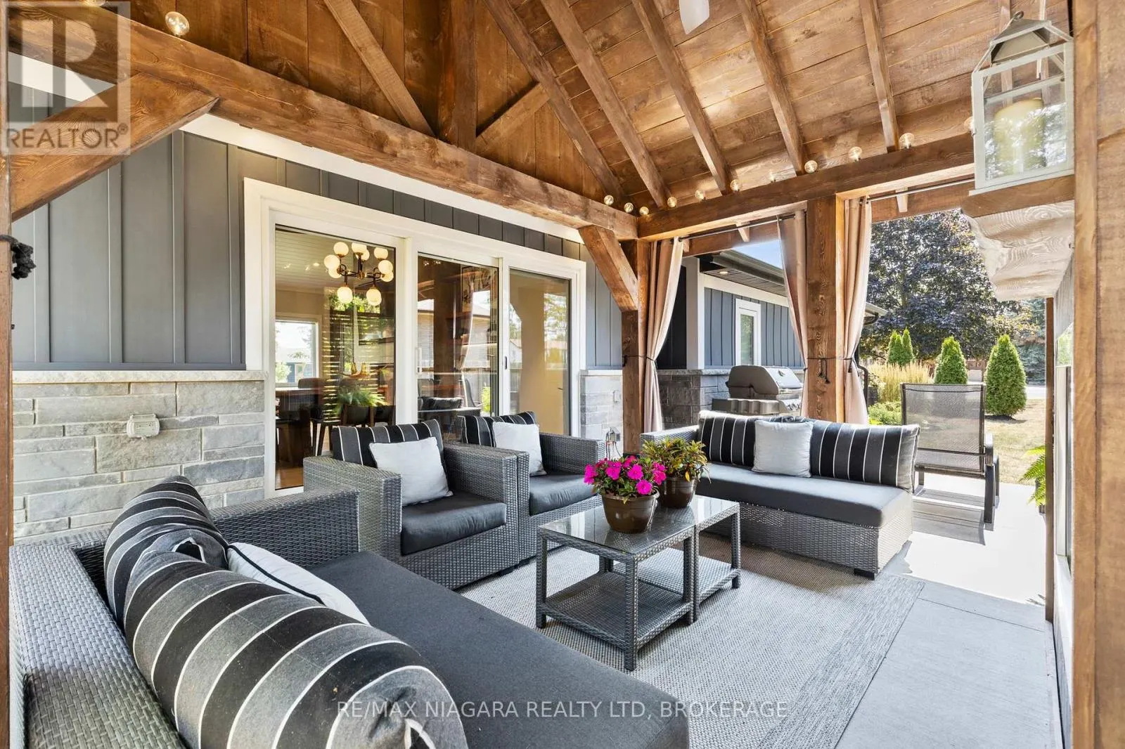 3886 GLENVIEW DRIVE