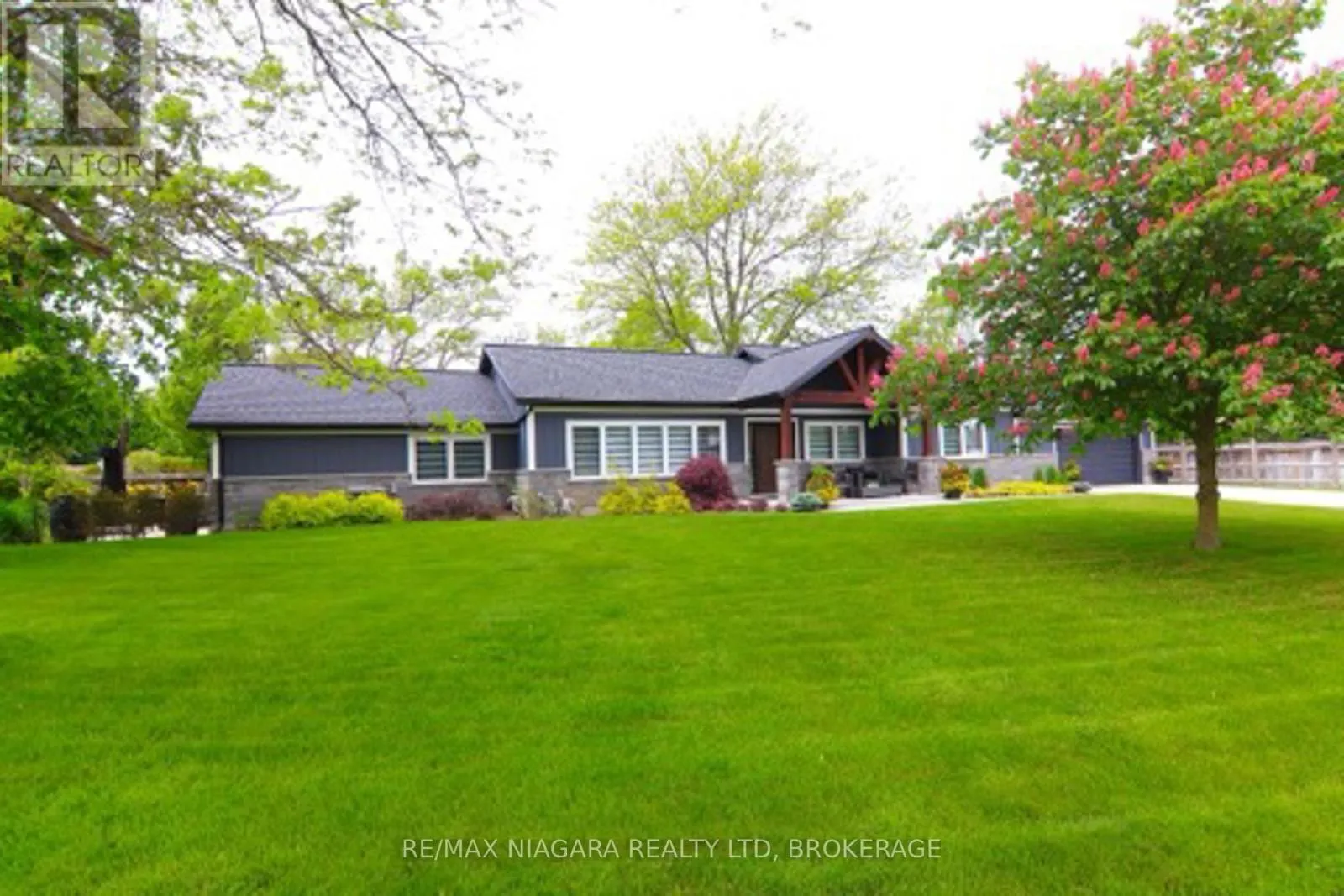 3886 GLENVIEW DRIVE
