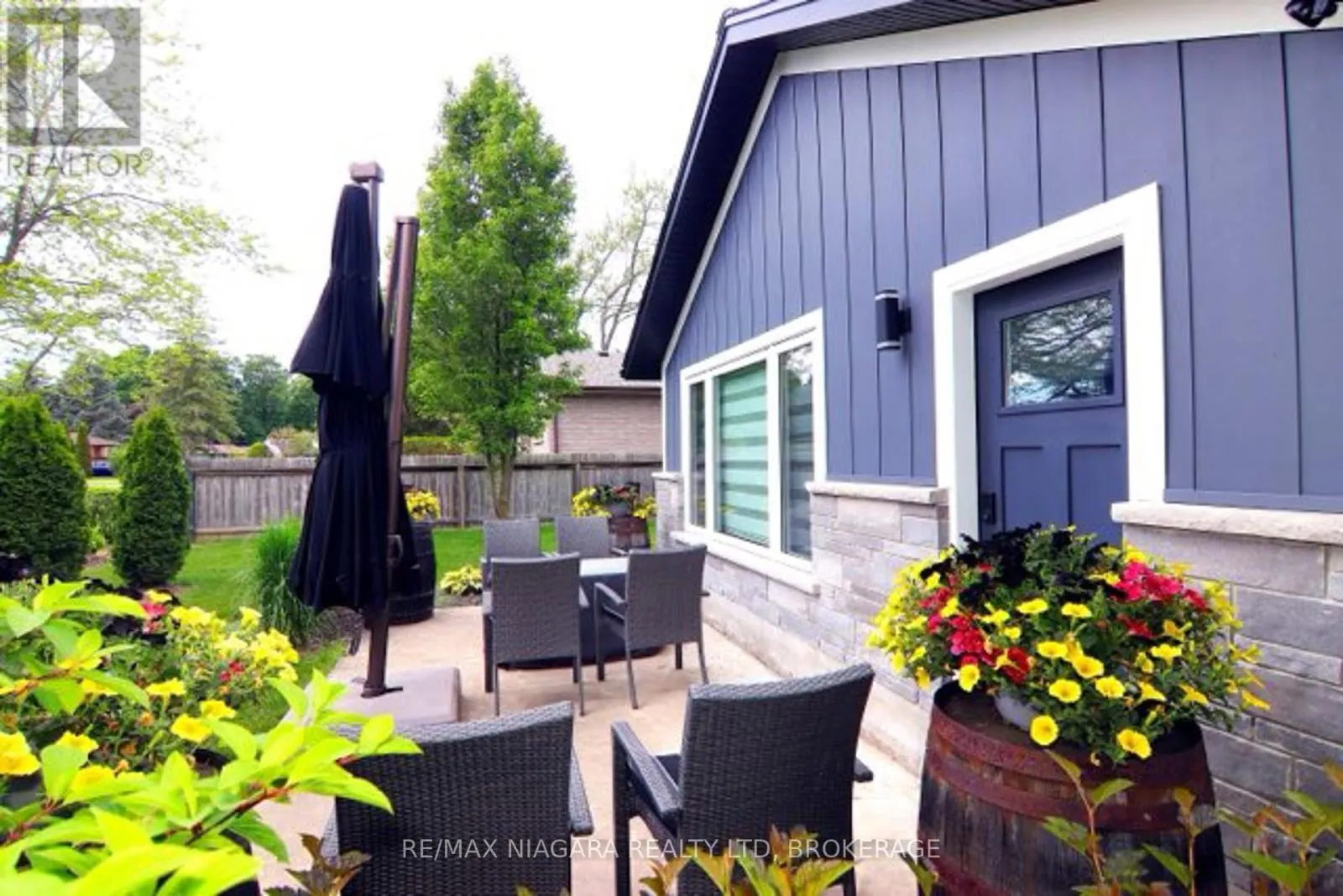 3886 GLENVIEW DRIVE