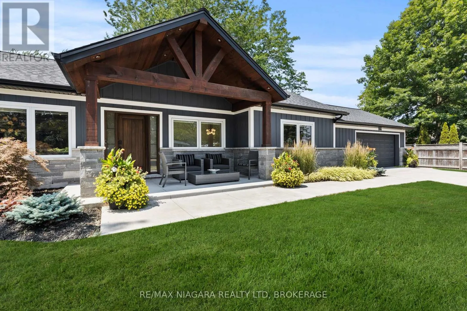 3886 GLENVIEW DRIVE