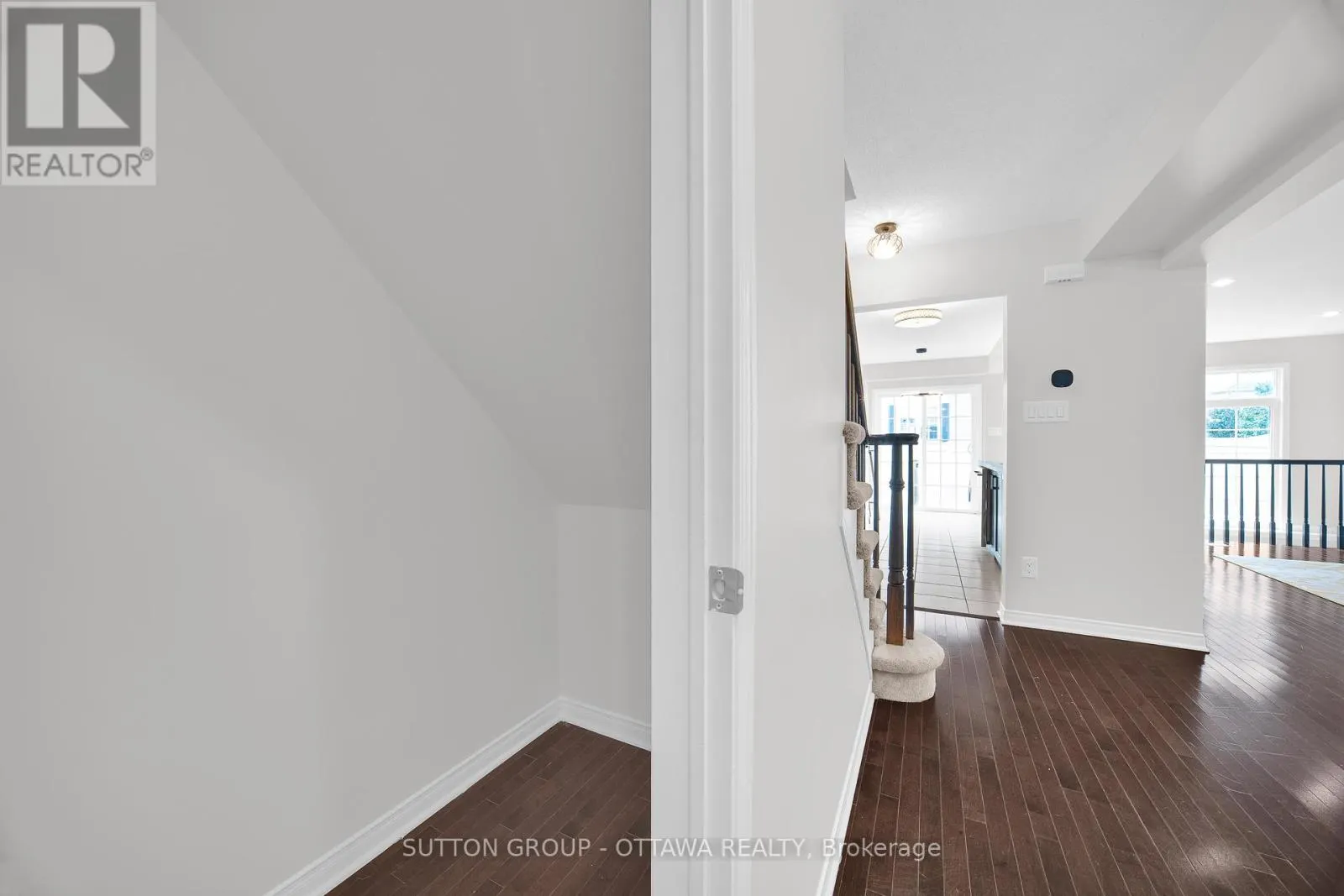 554 ASHBOURNE CRESCENT