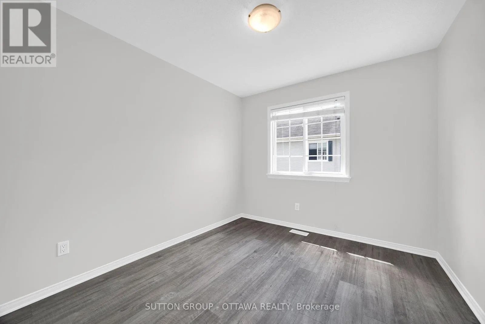 554 ASHBOURNE CRESCENT