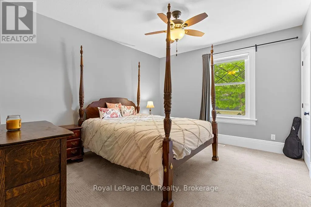 136 QUEEN STREET W