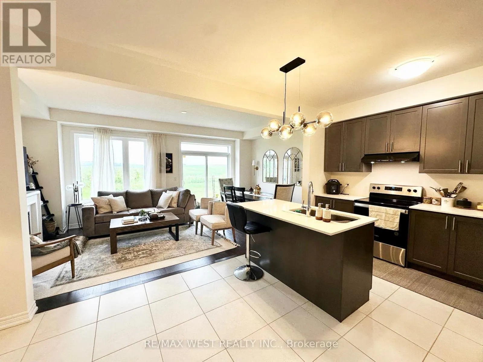 192 BROADACRE DRIVE