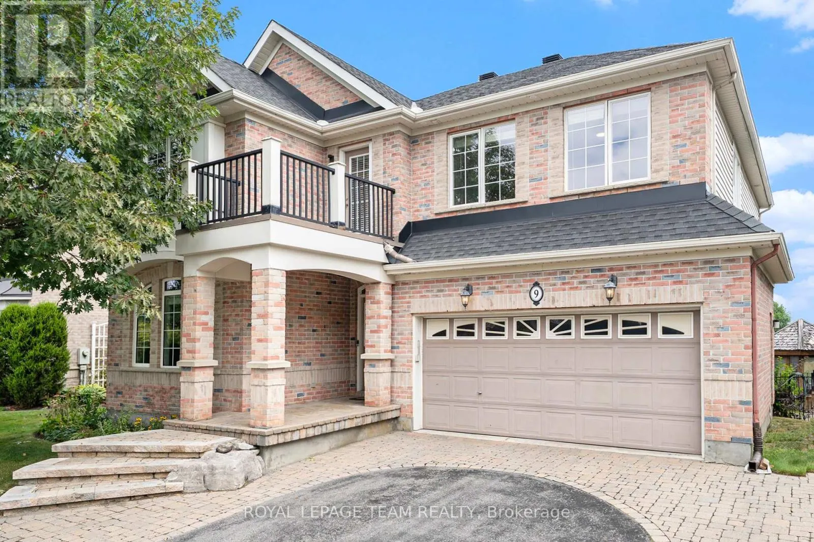9 FENCEROW WAY