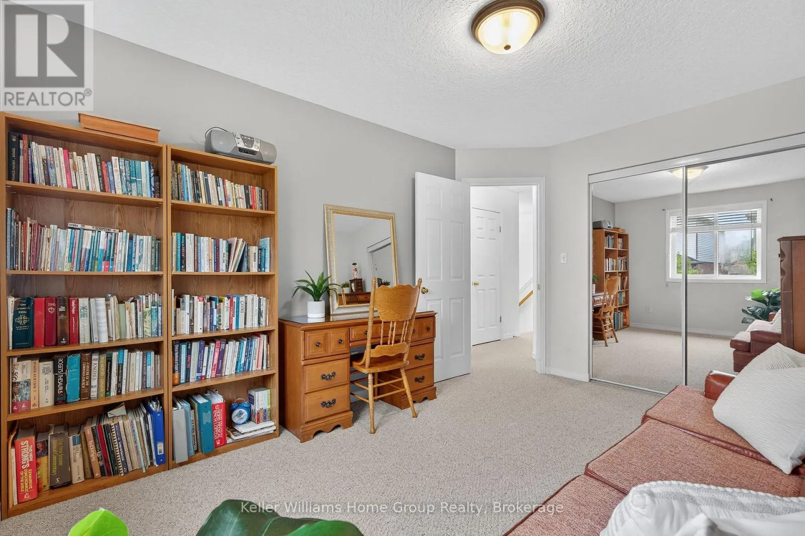 90 UDVARI CRESCENT