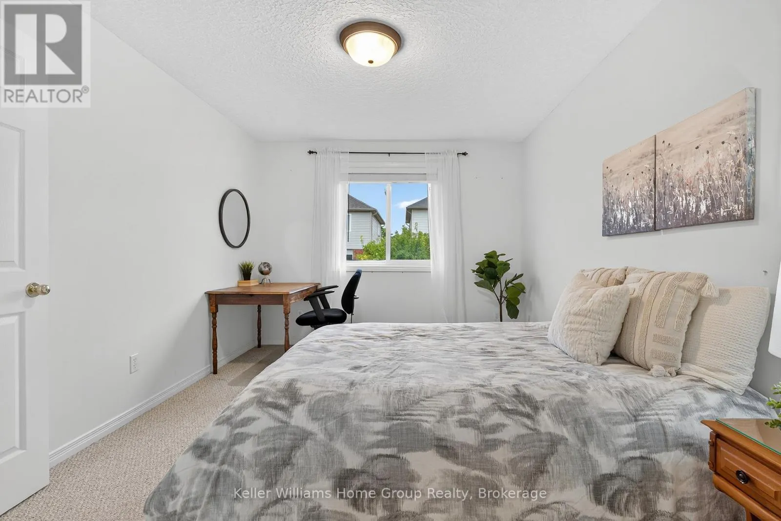 90 UDVARI CRESCENT