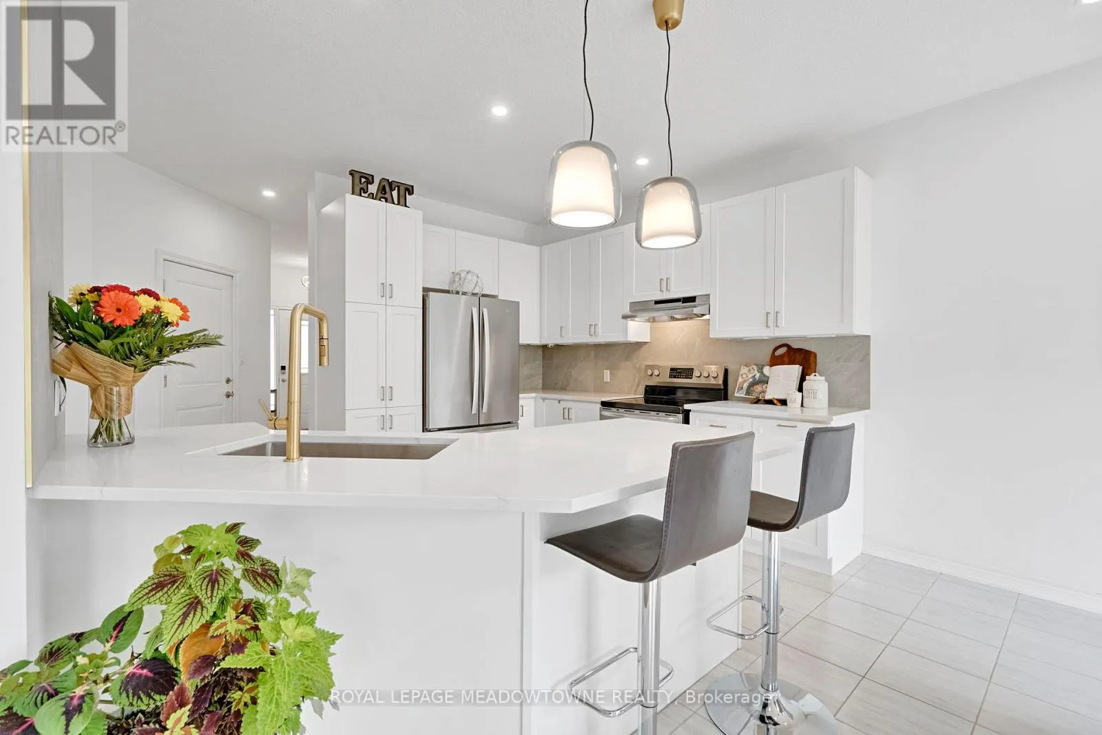 266 DALGLEISH TRAIL