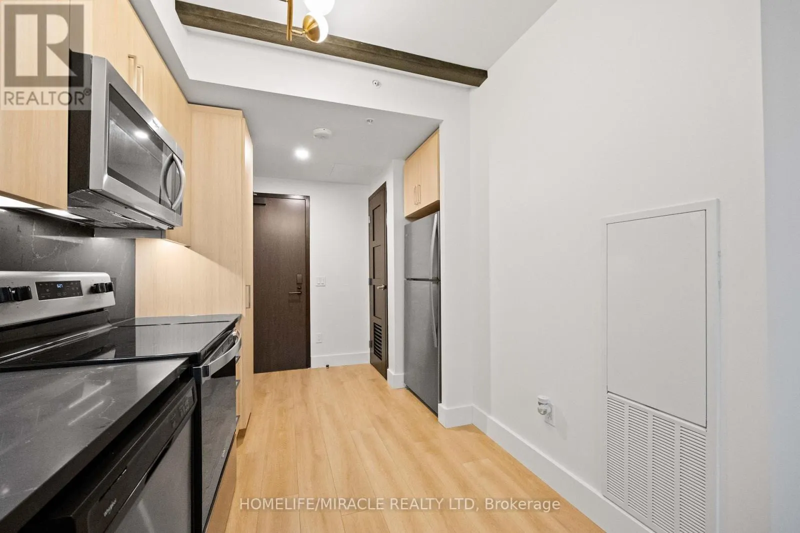 1711 - 145 COLUMBIA STREET W