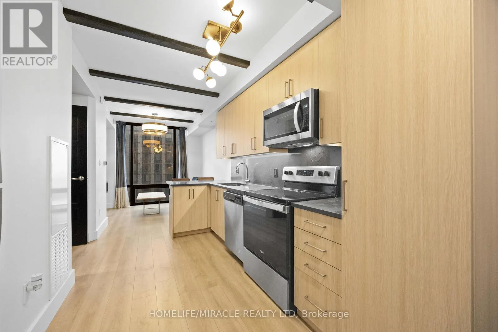 1711 - 145 COLUMBIA STREET W