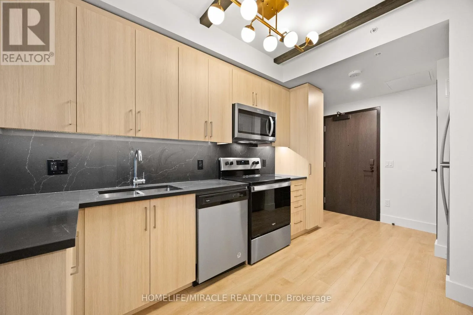 1711 - 145 COLUMBIA STREET W