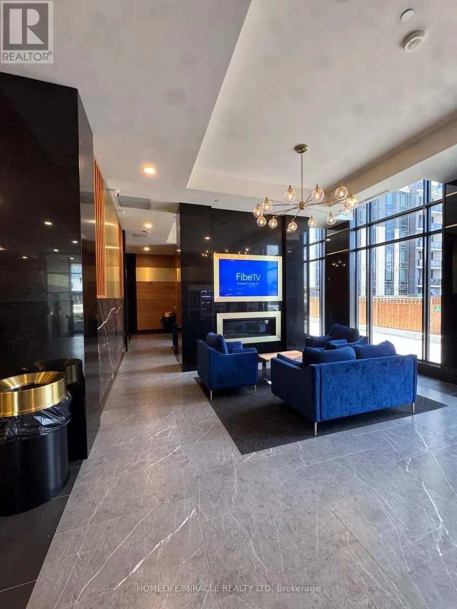 1711 - 145 COLUMBIA STREET W