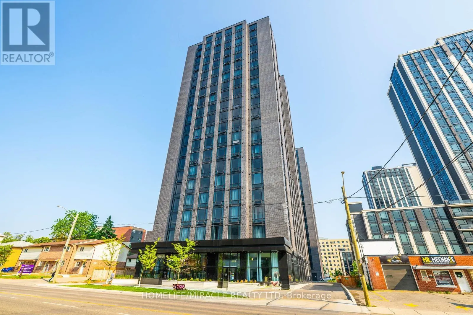 1711 - 145 COLUMBIA STREET W