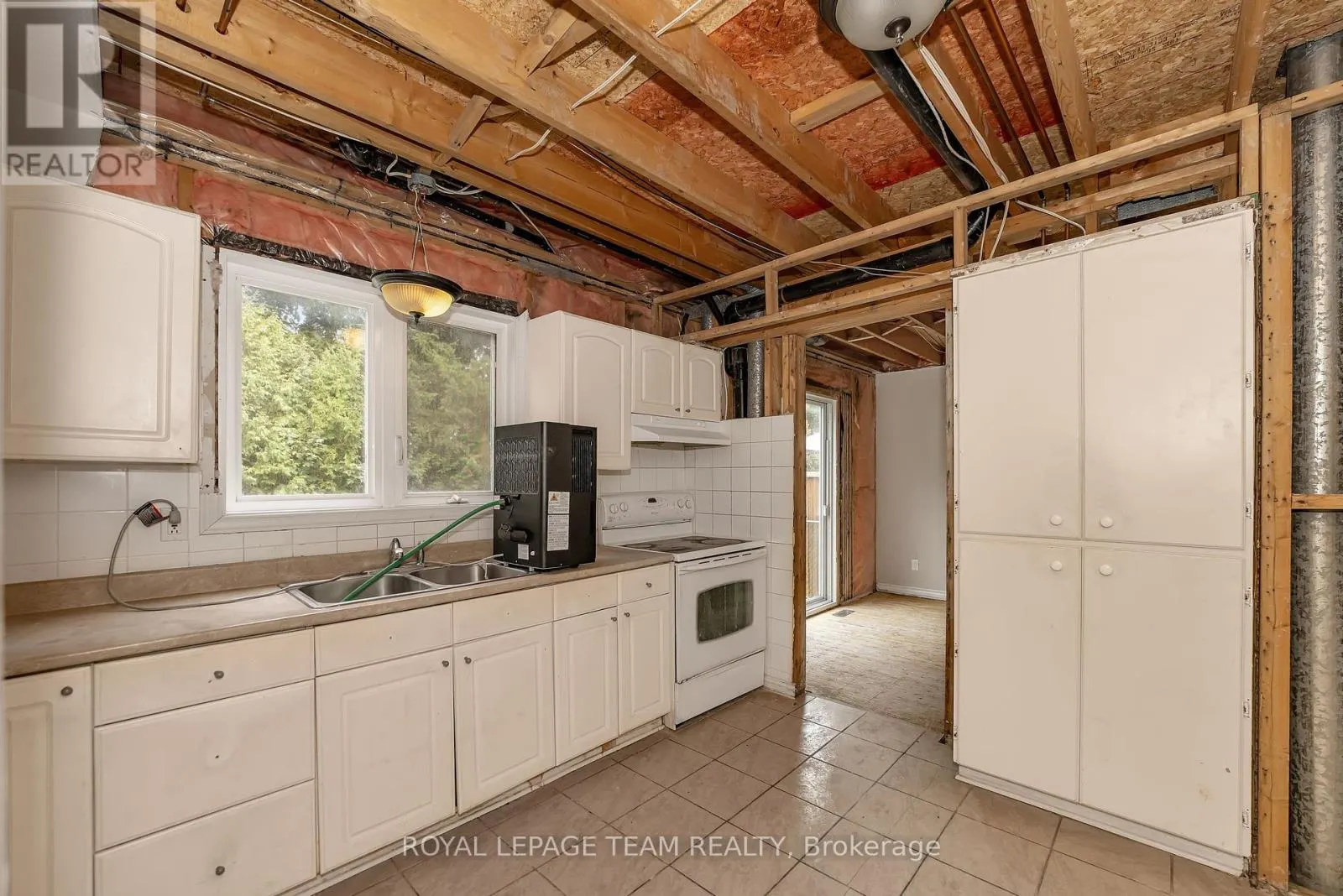 1843 BROUSSEAU CRESCENT