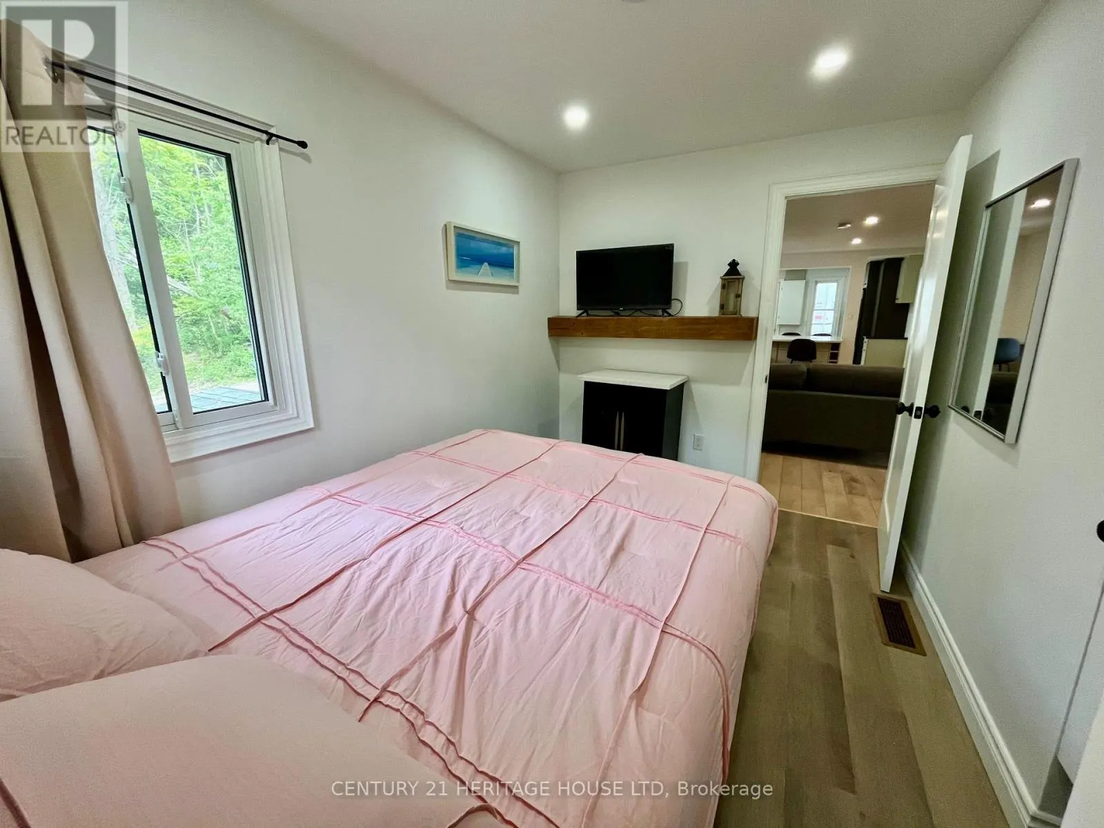 3490 WANEETA DRIVE
