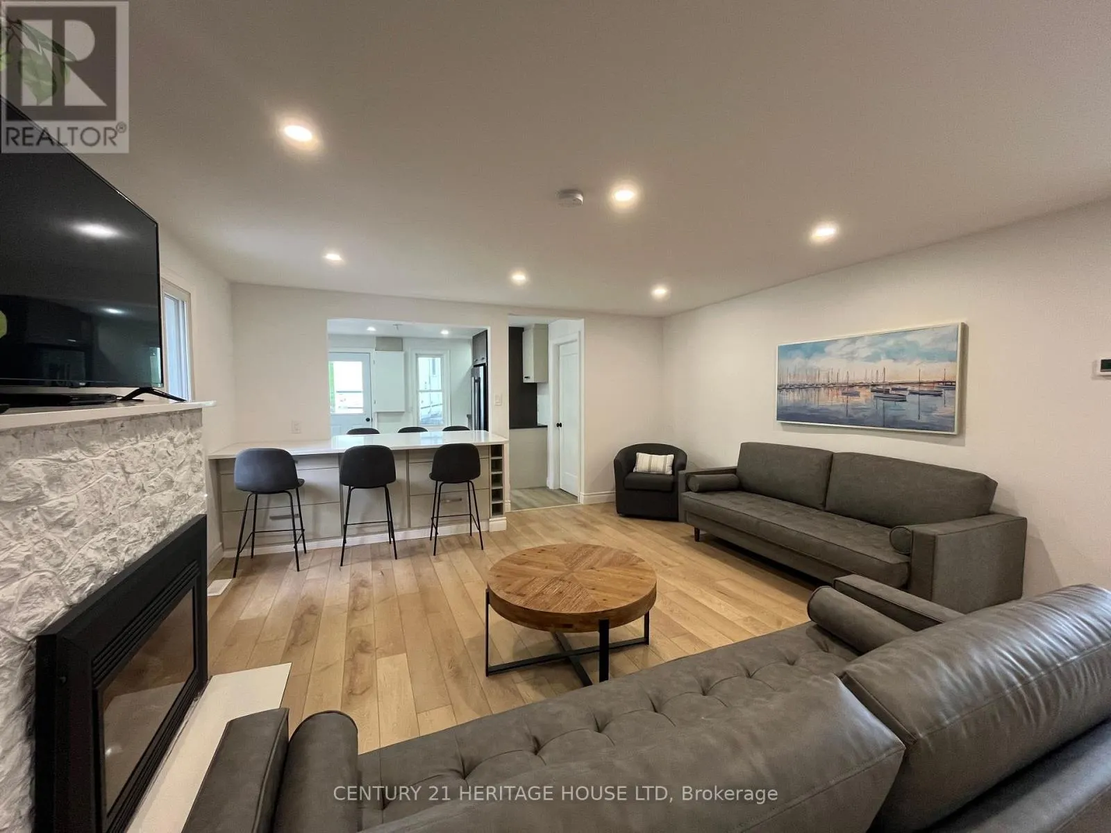 3490 WANEETA DRIVE