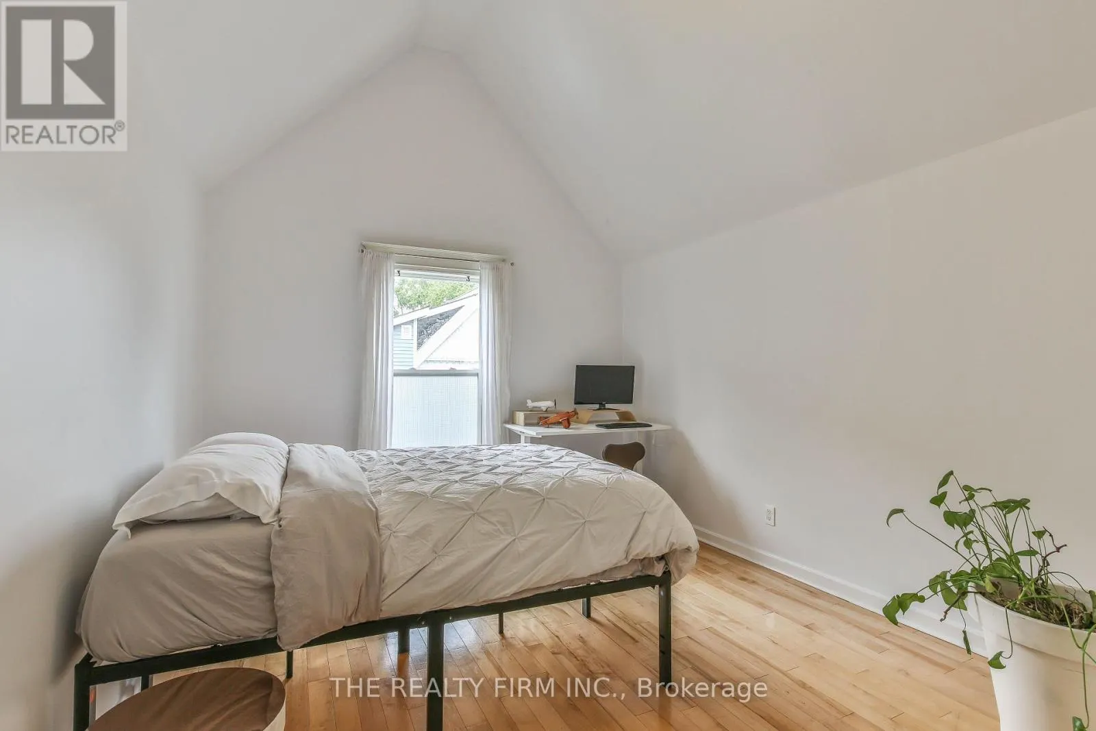 9 EAST AVENUE