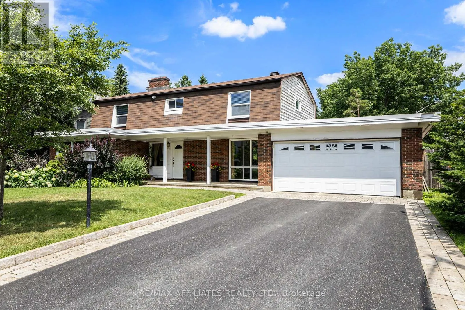 23 SIOUX CRESCENT