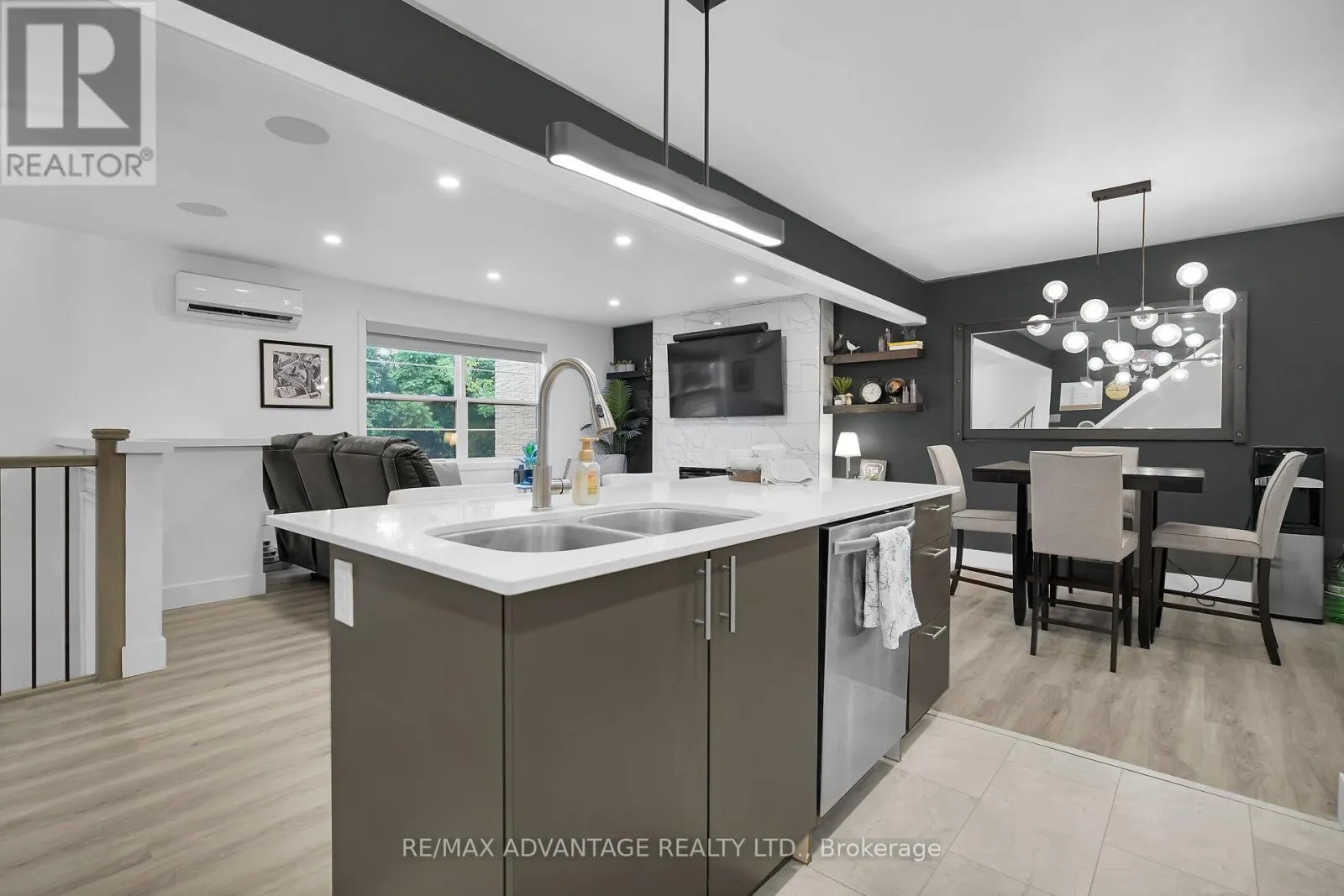 14 - 105 ANDOVER DRIVE, #14