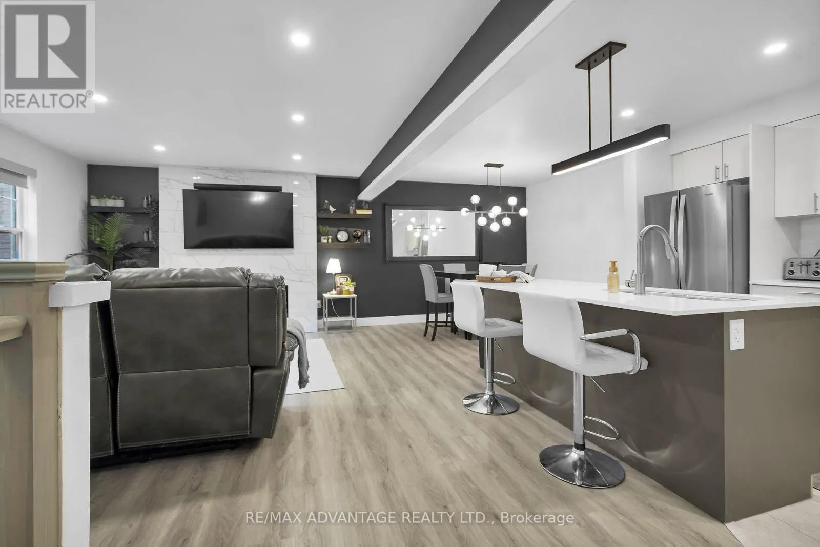 14 - 105 ANDOVER DRIVE, #14