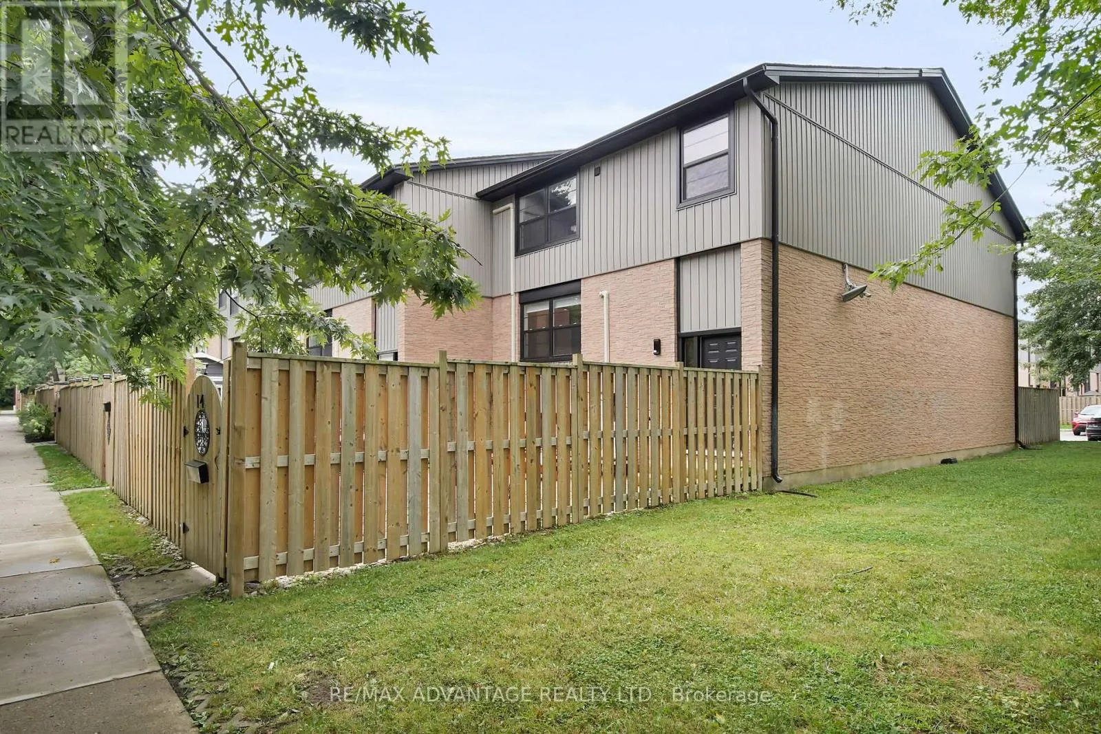 14 - 105 ANDOVER DRIVE, #14