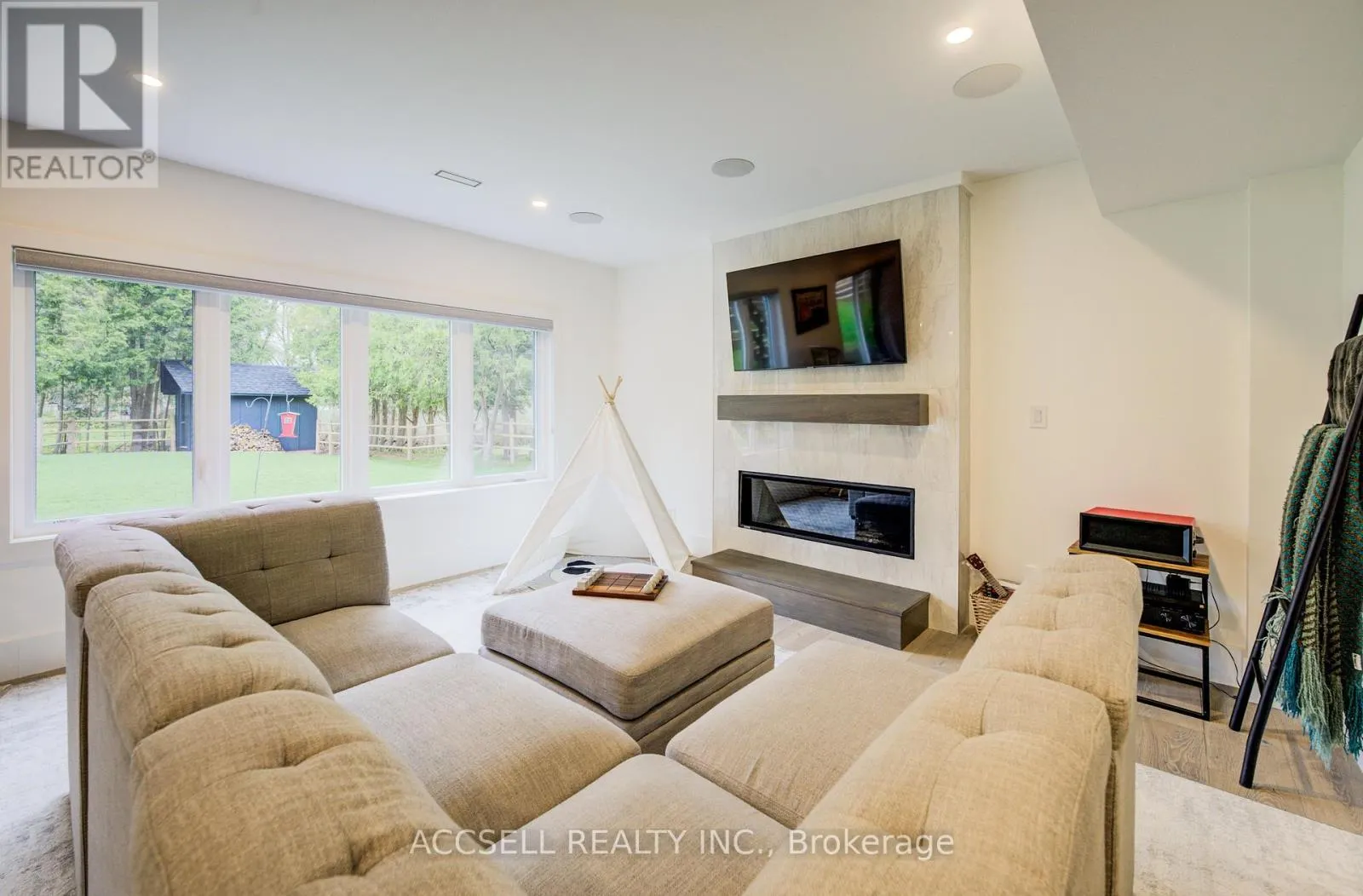 1095 MINERAL SPRINGS ROAD