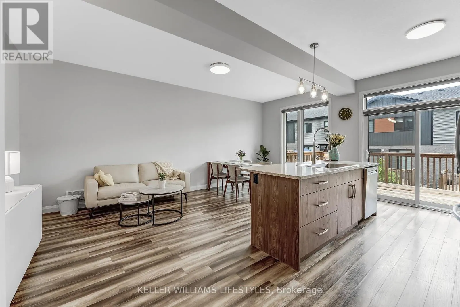22 - 819 KLEINBURG DRIVE, #22