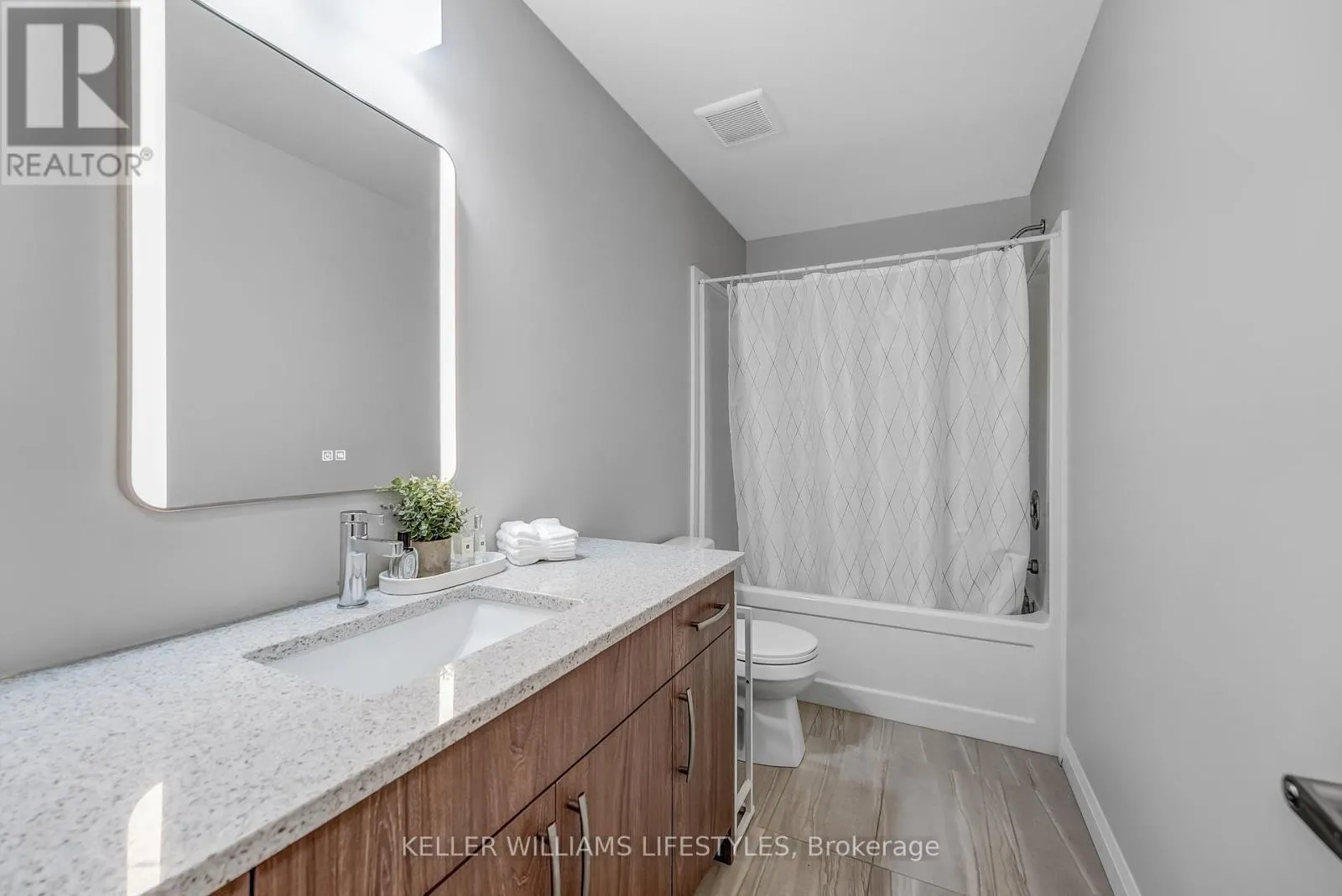 22 - 819 KLEINBURG DRIVE, #22