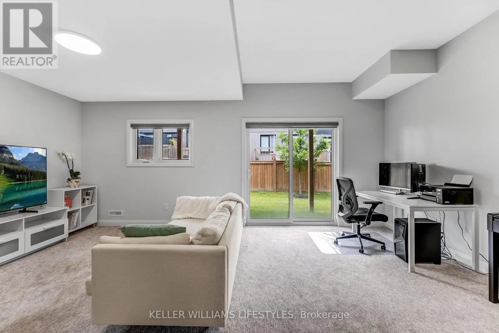 22 - 819 KLEINBURG DRIVE, #22