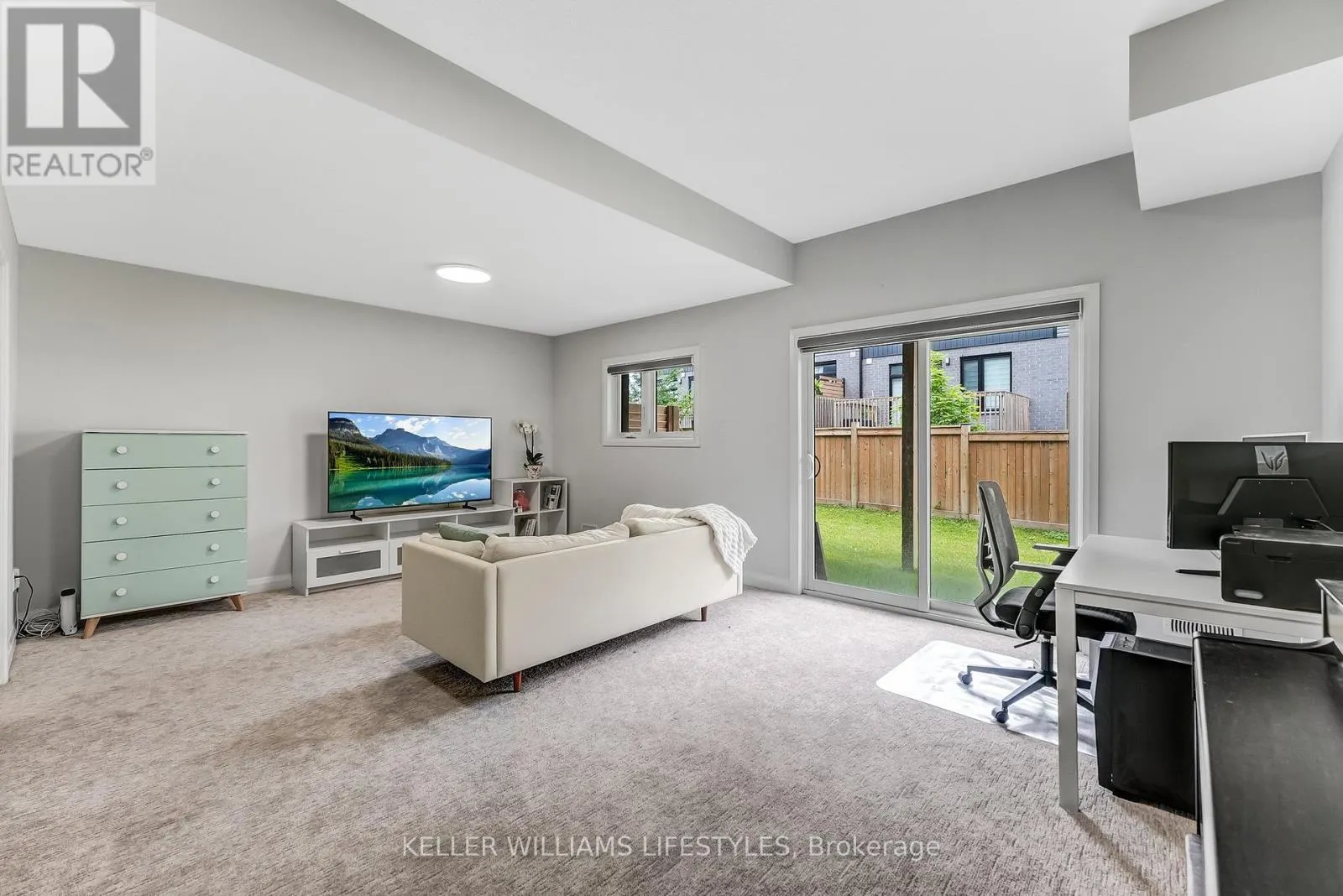 22 - 819 KLEINBURG DRIVE, #22