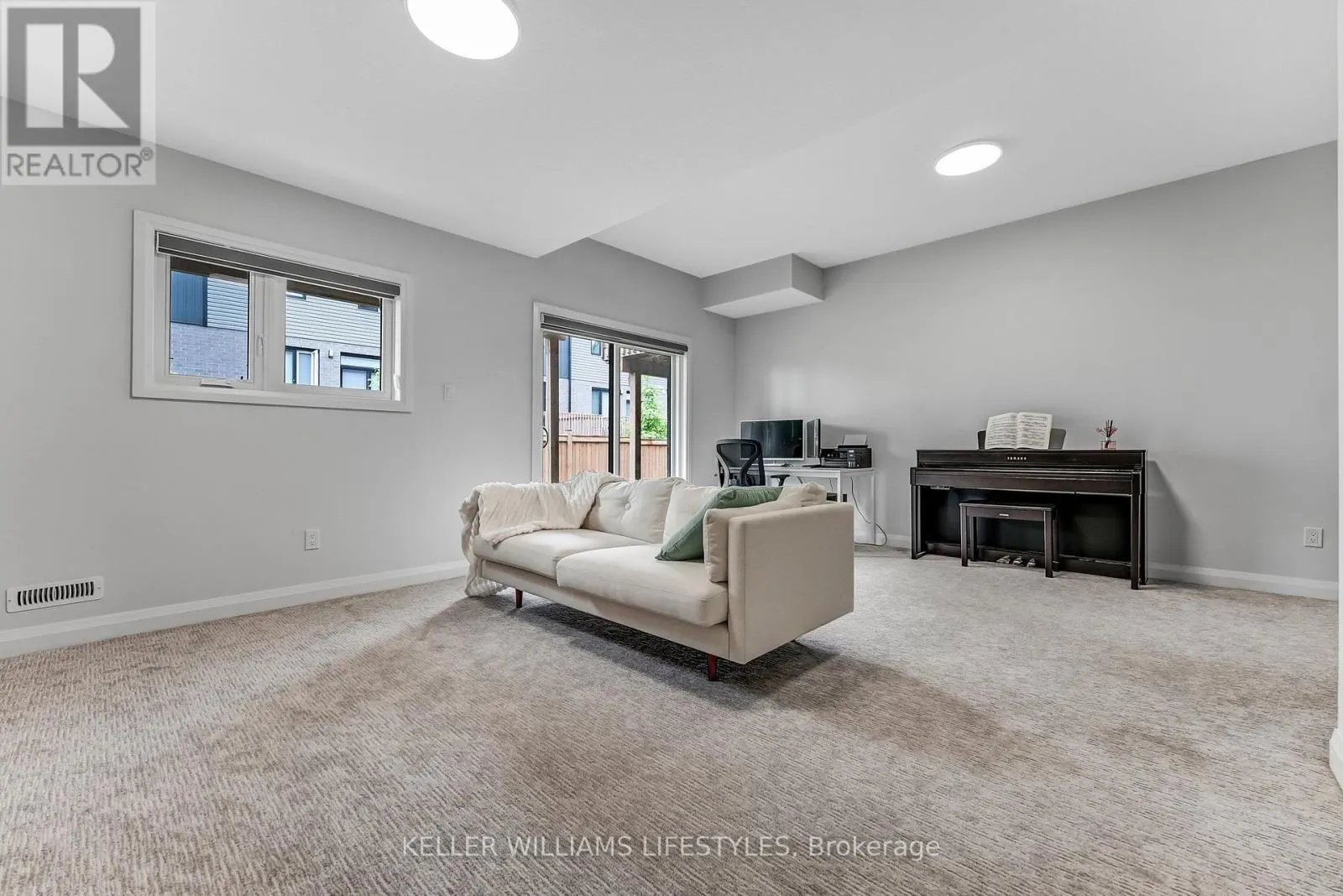 22 - 819 KLEINBURG DRIVE, #22