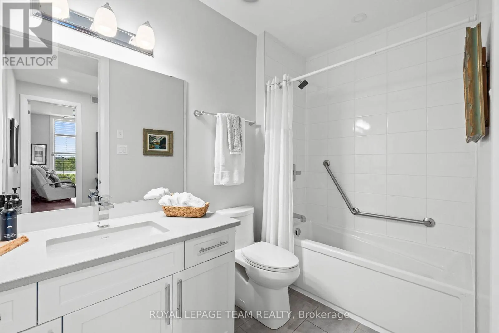 310 - 110 CORTILE PRIVATE