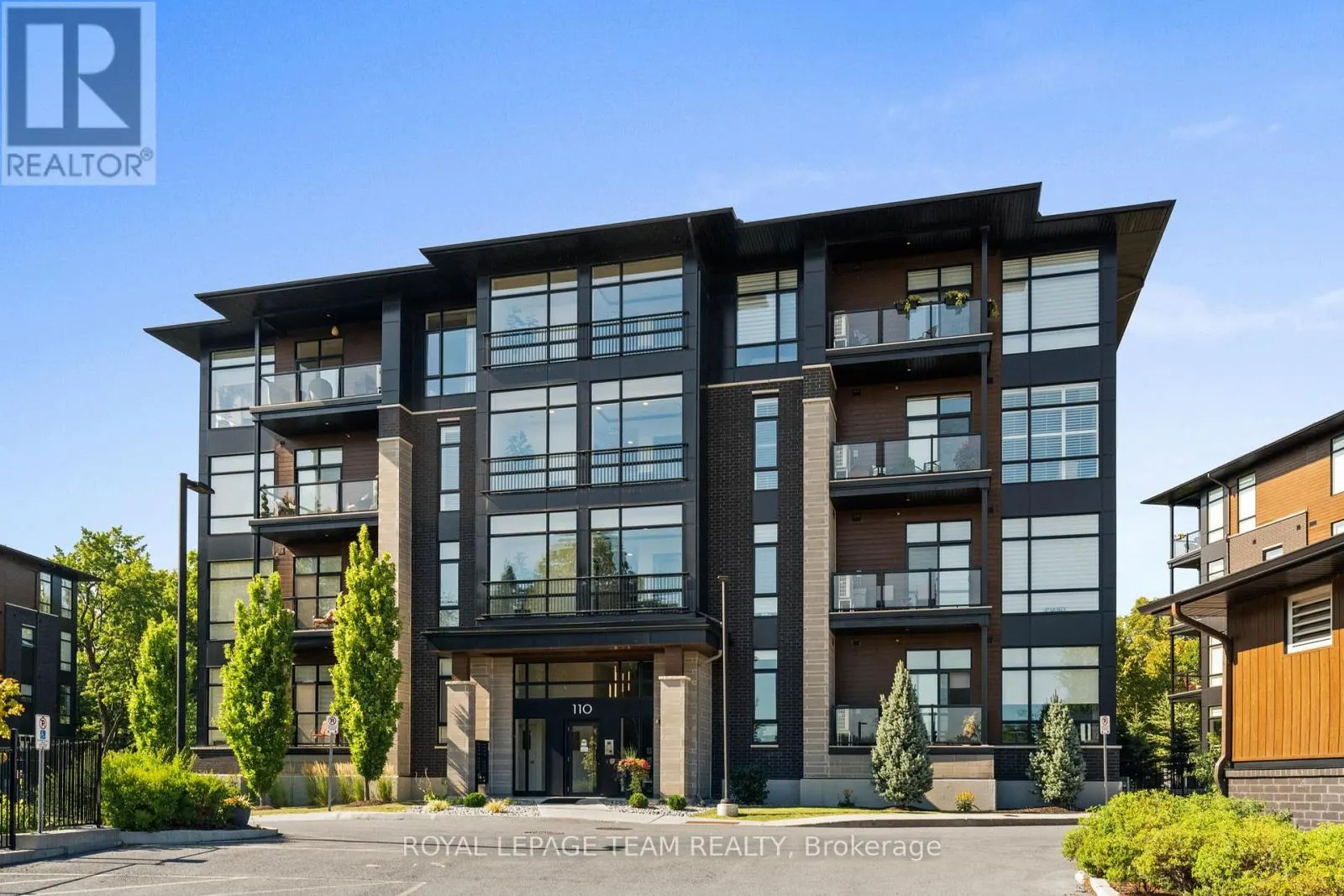 310 - 110 CORTILE PRIVATE