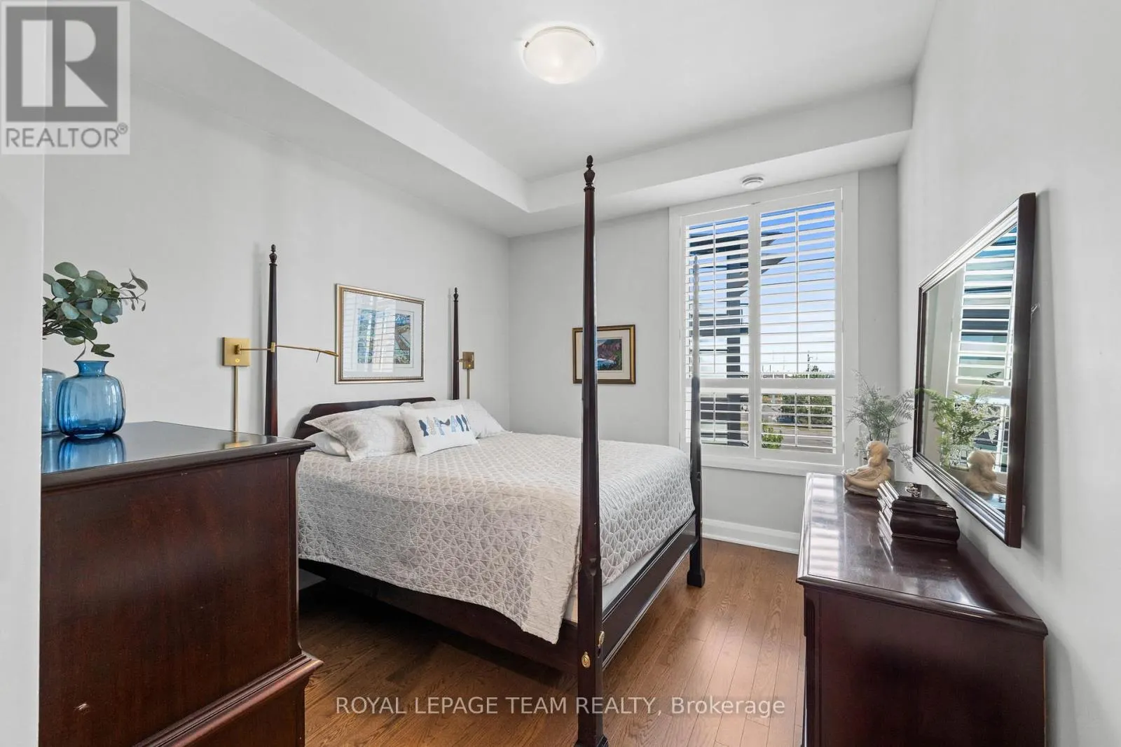 310 - 110 CORTILE PRIVATE
