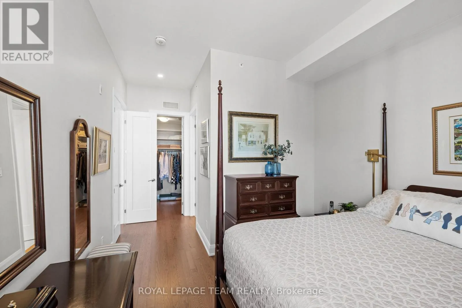 310 - 110 CORTILE PRIVATE