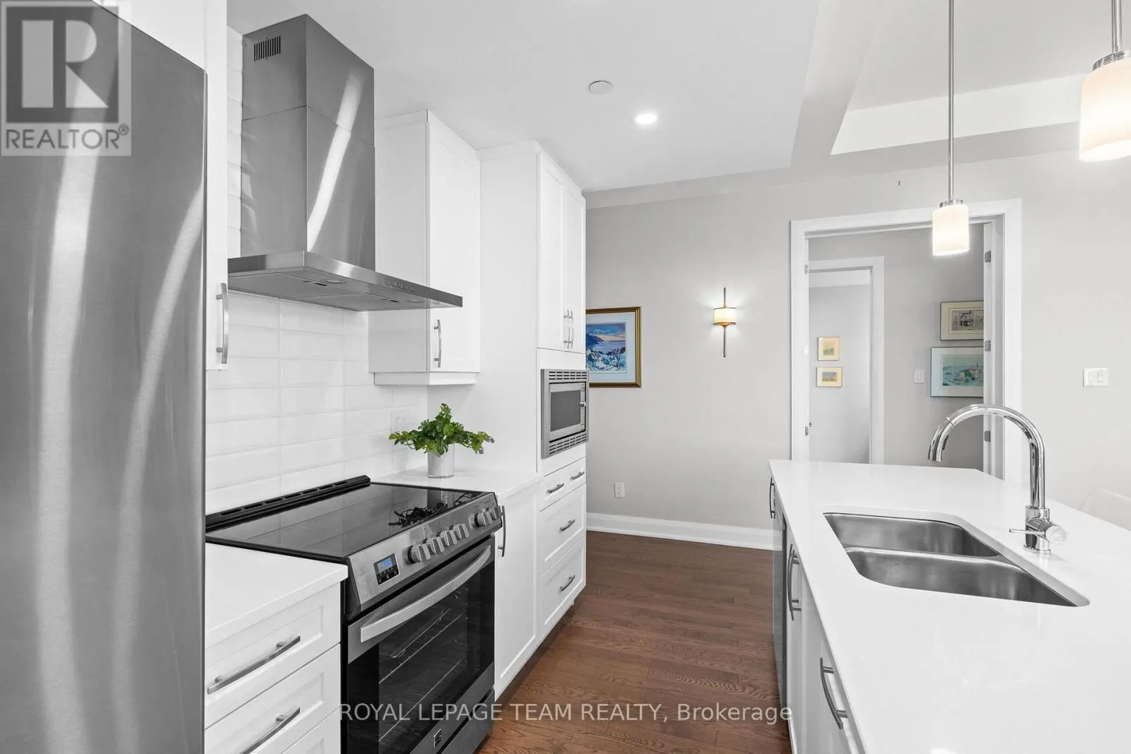 310 - 110 CORTILE PRIVATE