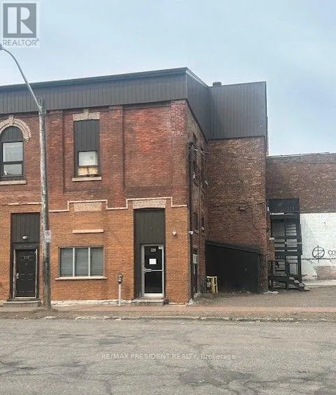 126 MAY STREET N