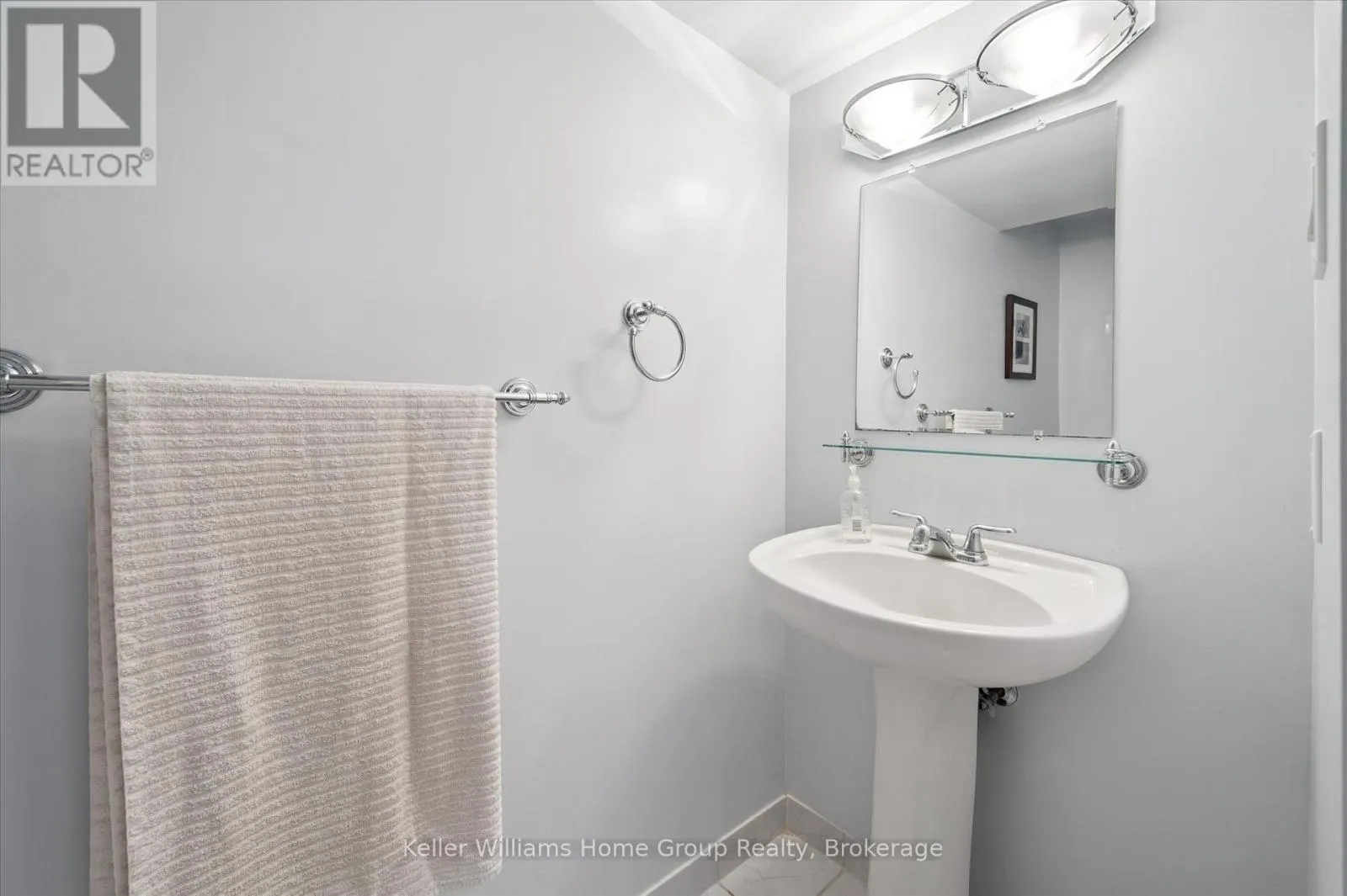 4 - 106 WOODLAWN ROAD E, #4