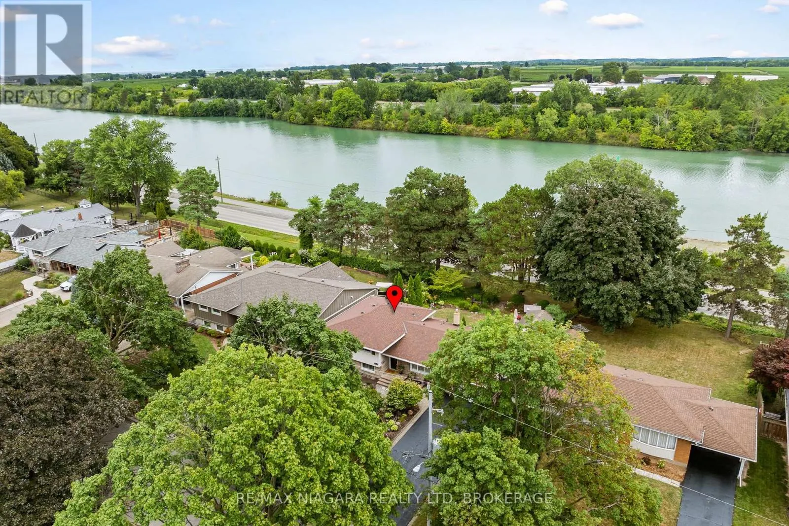 44 LOCKVIEW CRESCENT