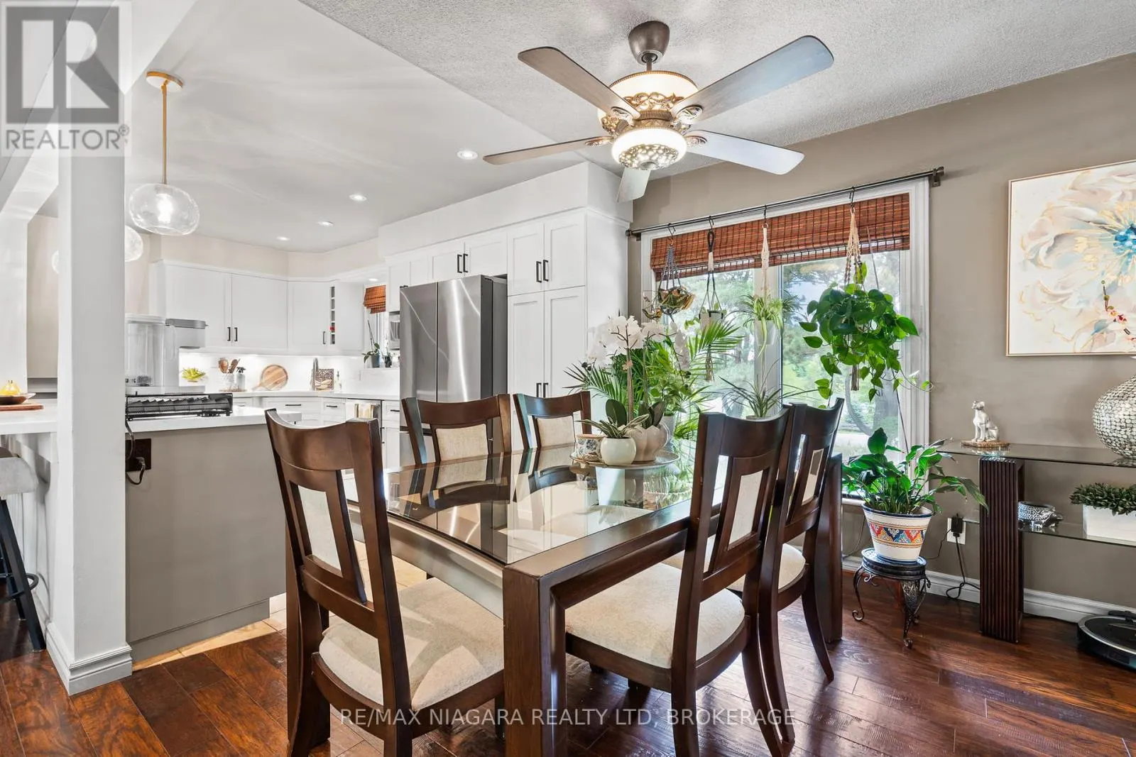 44 LOCKVIEW CRESCENT