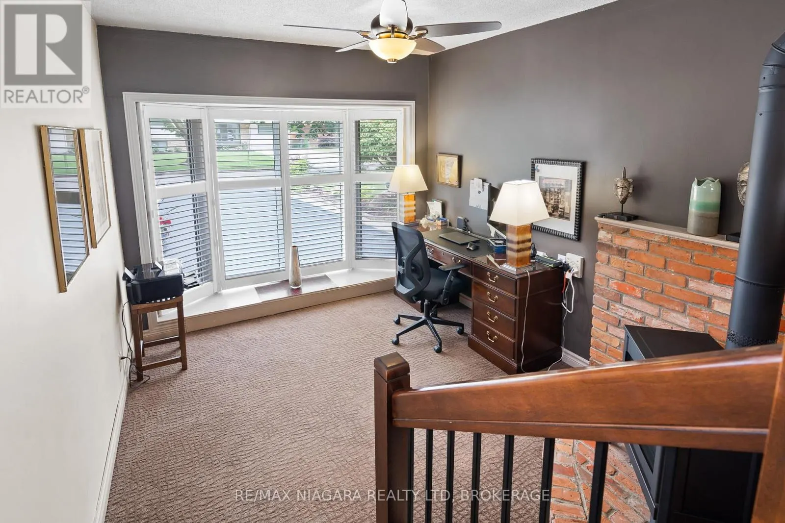 44 LOCKVIEW CRESCENT