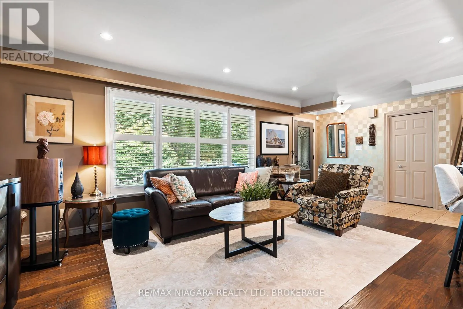 44 LOCKVIEW CRESCENT