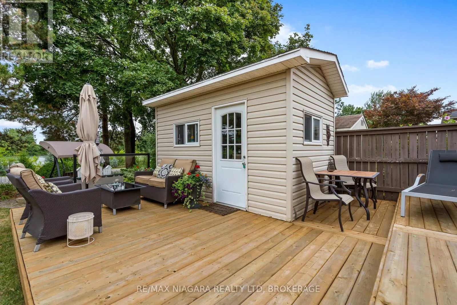 44 LOCKVIEW CRESCENT
