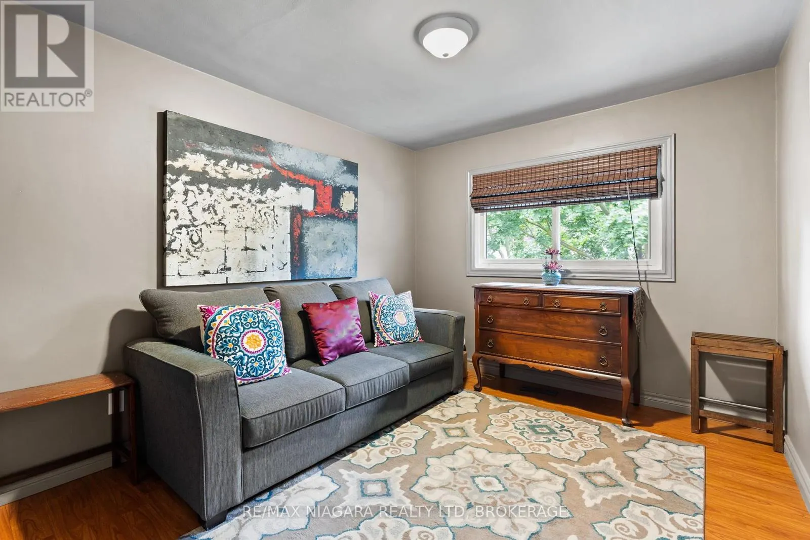 44 LOCKVIEW CRESCENT