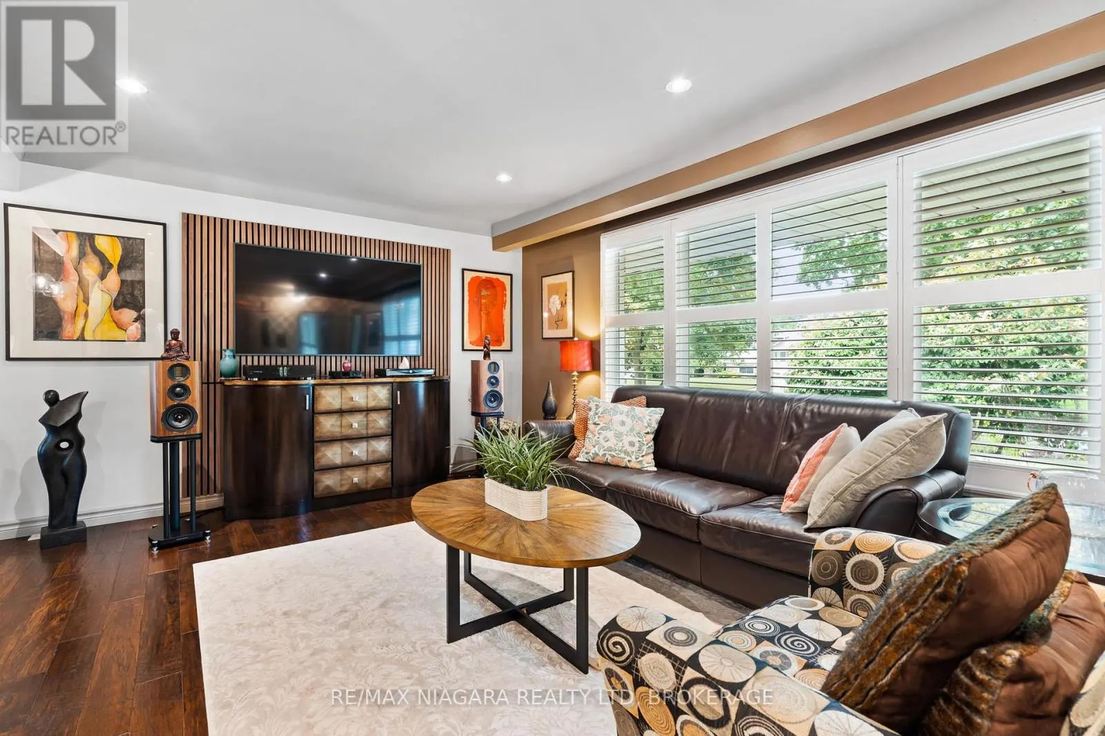 44 LOCKVIEW CRESCENT