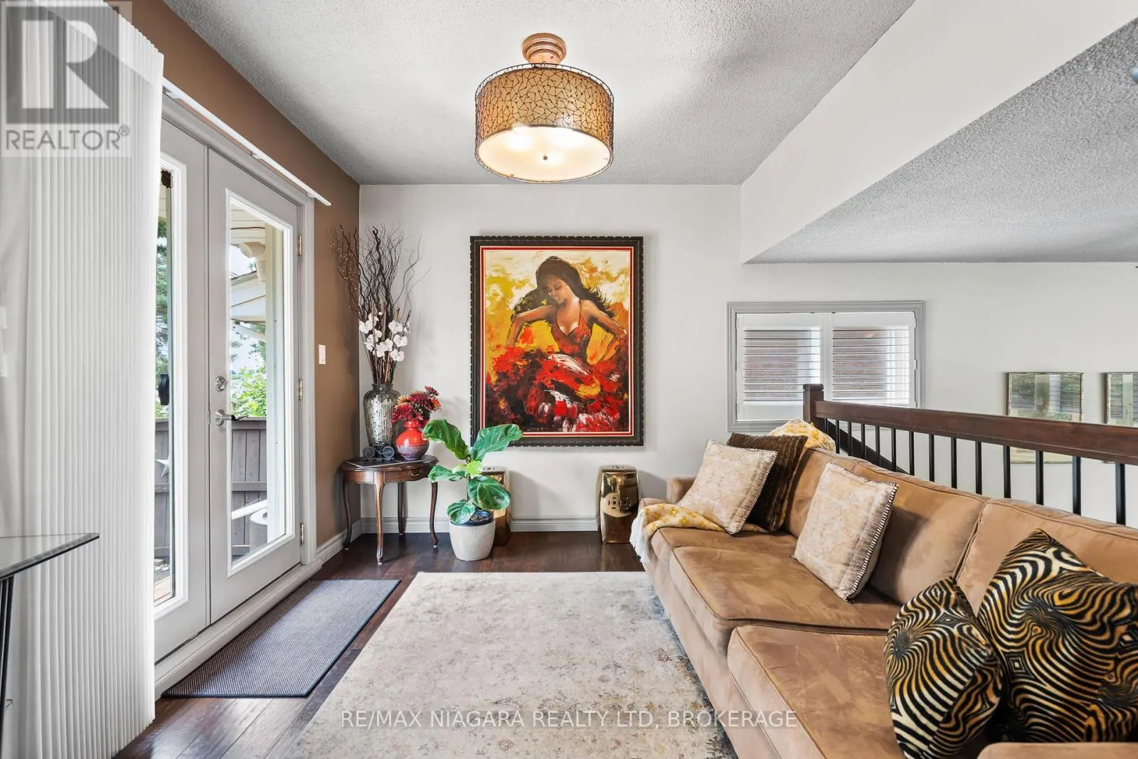 44 LOCKVIEW CRESCENT