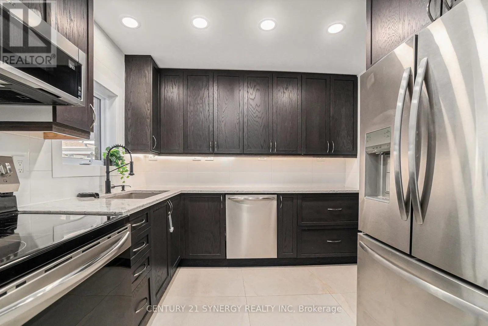 - - 46 PADDINGTON PRIVATE