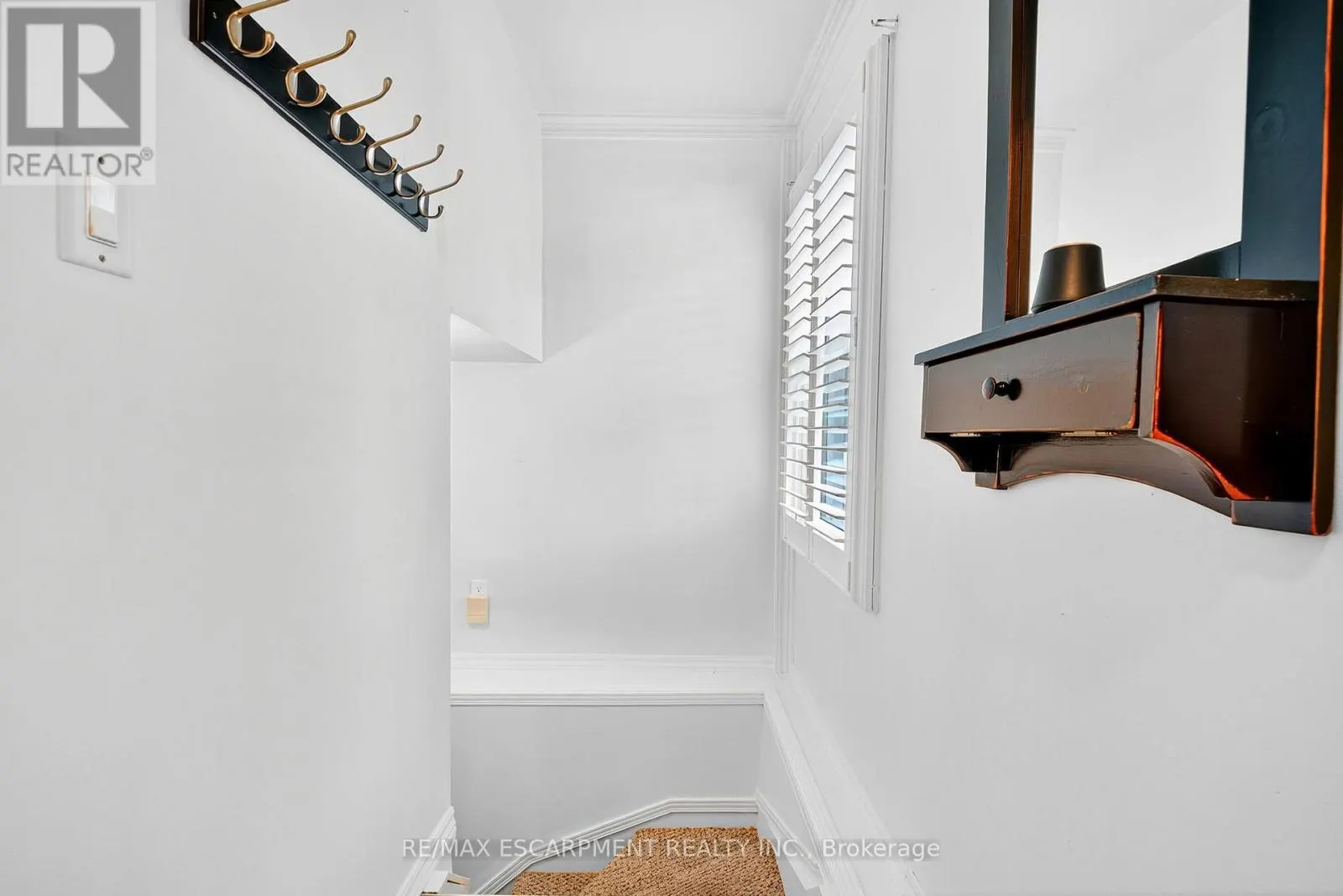 15 DONALD AVENUE