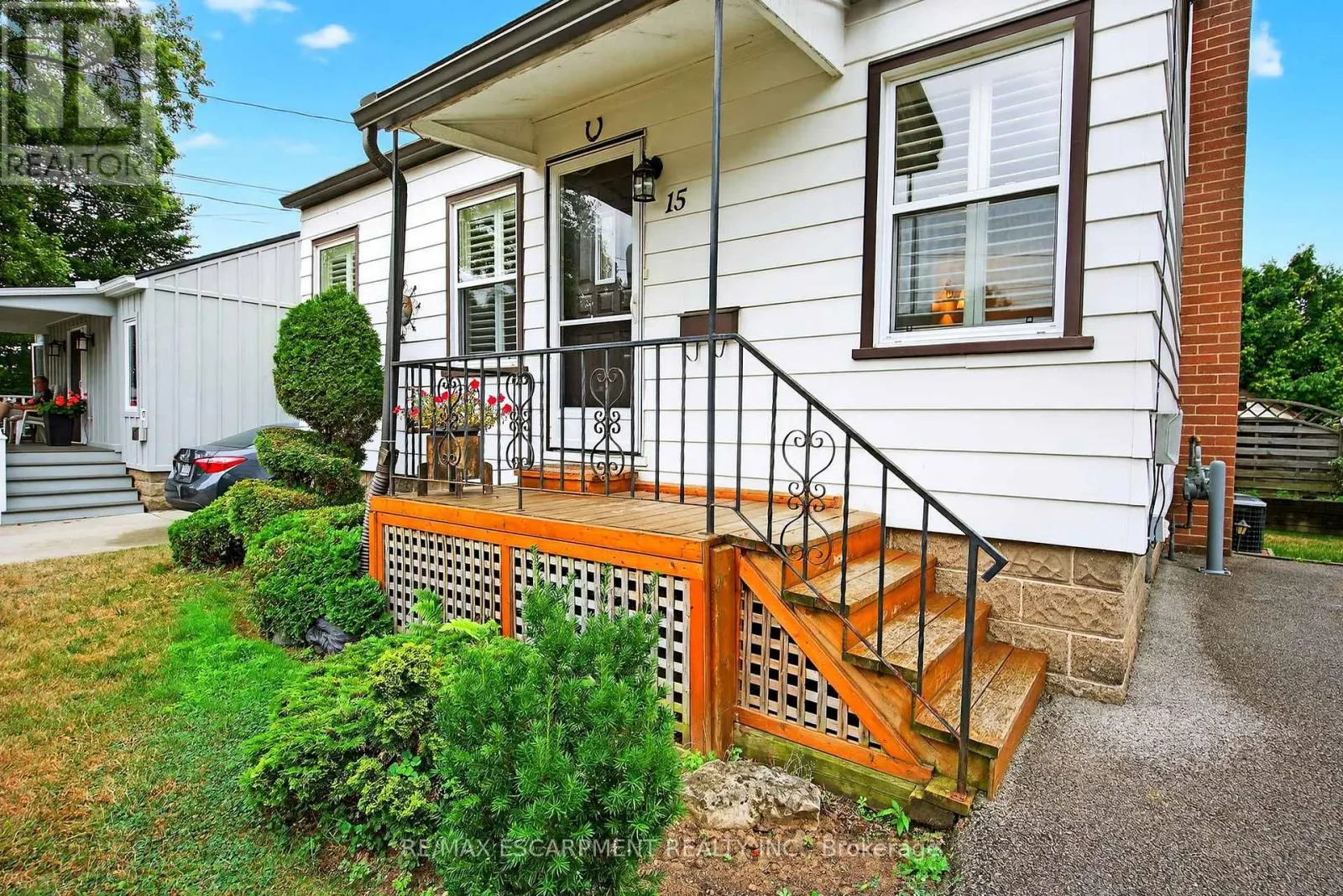 15 DONALD AVENUE