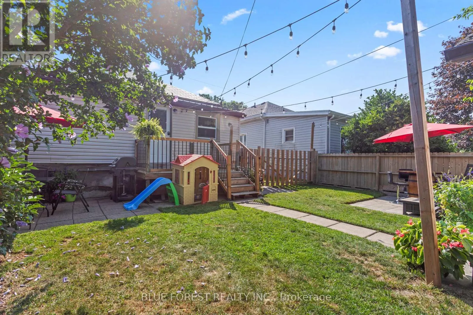 94 MANITOBA STREET